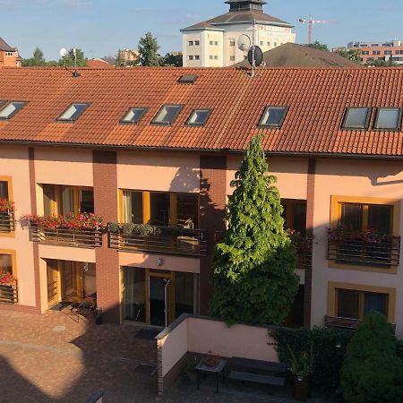 Hotel City Pardubice Exterior foto