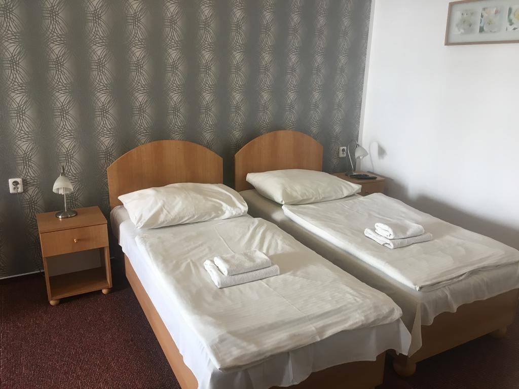 Hotel City Pardubice Exterior foto
